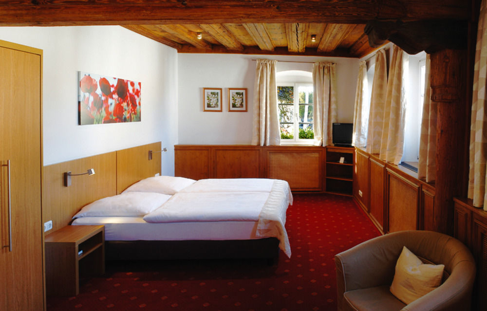 Landgasthof Und Hotel Weisser Loewe Eckental Exterior photo